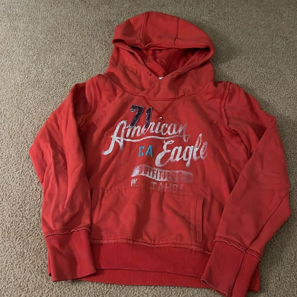 Women’s American Eagle sweatshirt.